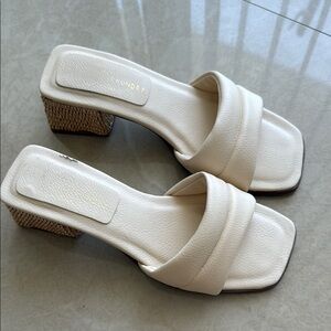 Chinese laundry low heel ivory sandals size 5
